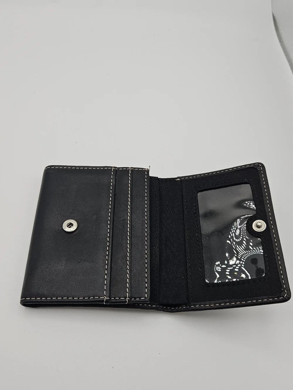 N/A black trifold
